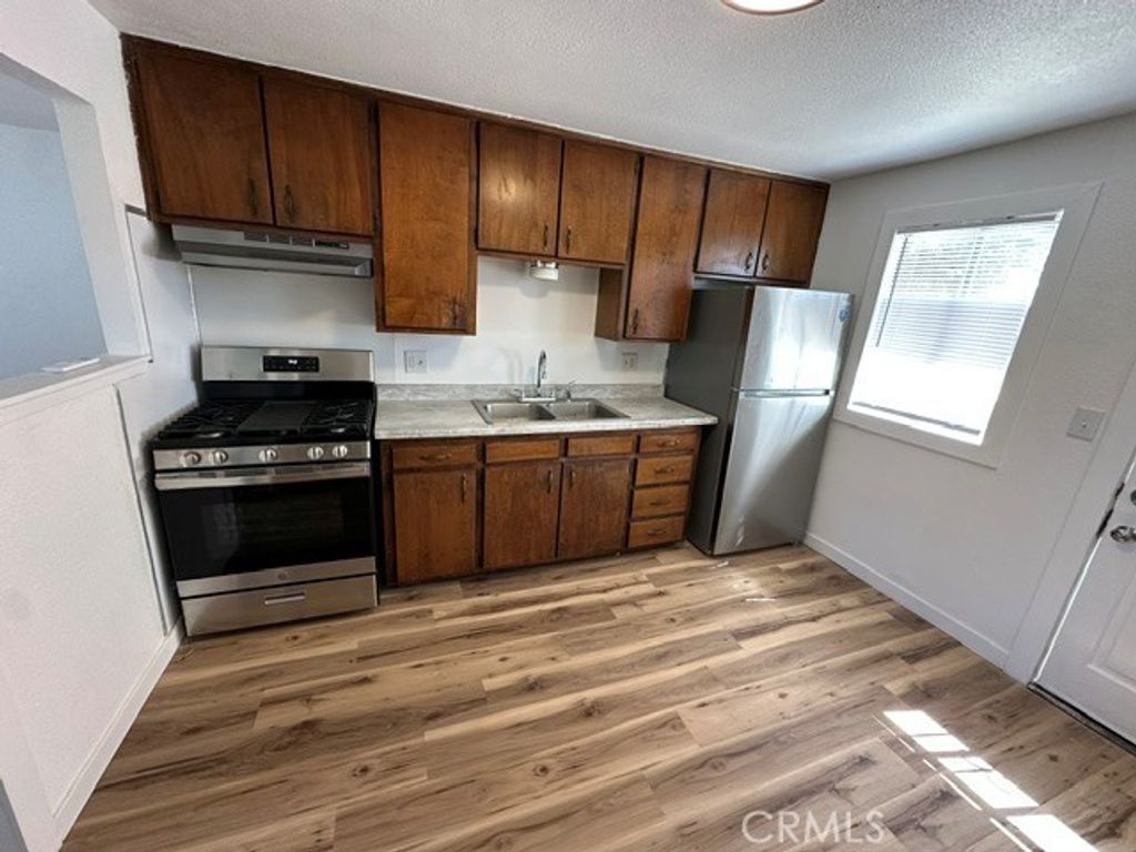 Image 4 of property listing at 2194 Meadowbrook, Merced, CA 95348