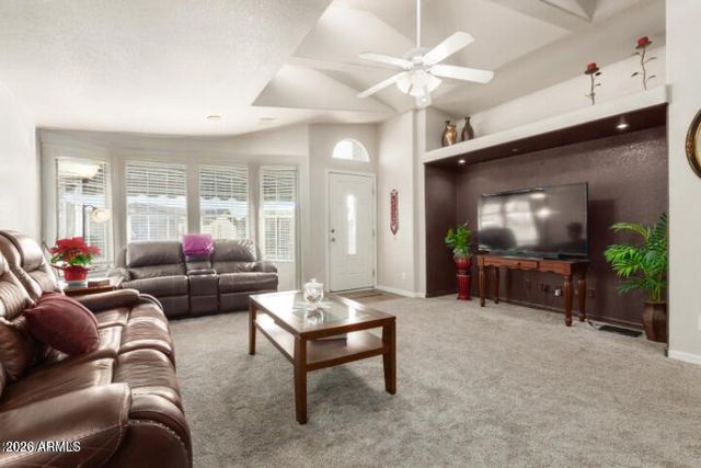 3301 S GOLDFIELD Road 4086, Apache Junction, AZ 85119