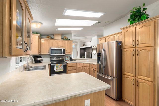 3301 S GOLDFIELD Road 4086, Apache Junction, AZ 85119