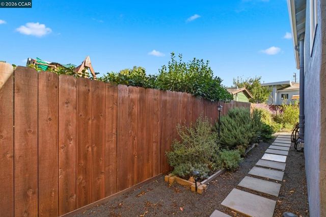 22824 22824 High Street, Hayward, CA 94541