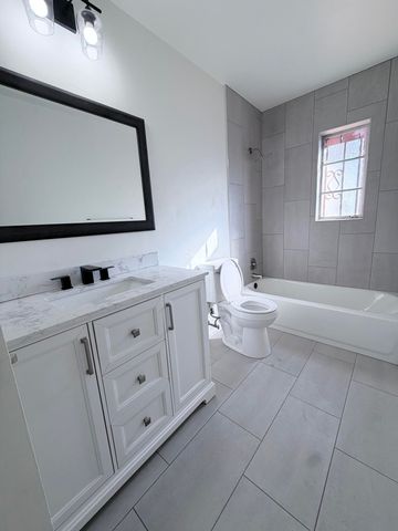 8906 Lexington Avenue NE, Albuquerque, NM 87112