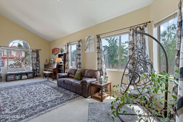 7049 W Deserama Drive, Tucson, AZ 85743