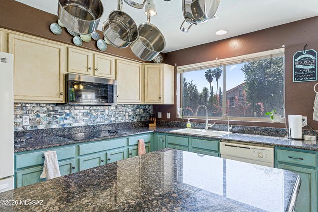 7049 W Deserama Drive, Tucson, AZ 85743
