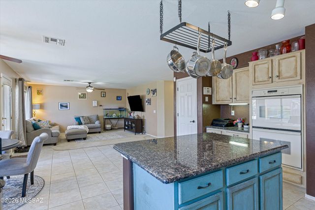 7049 W Deserama Drive, Tucson, AZ 85743