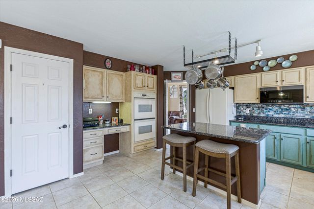 7049 W Deserama Drive, Tucson, AZ 85743
