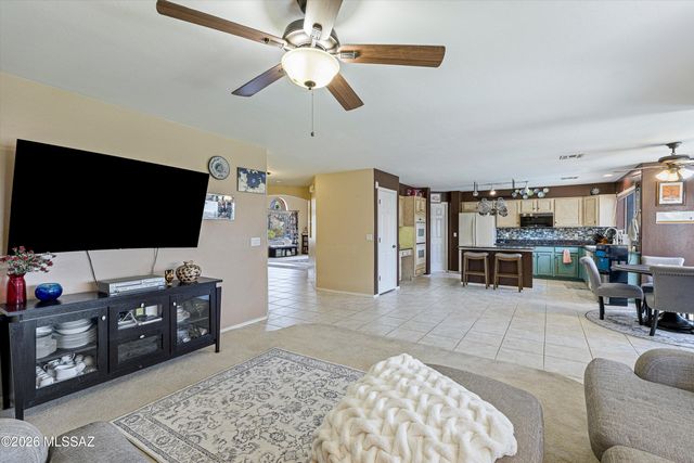 7049 W Deserama Drive, Tucson, AZ 85743