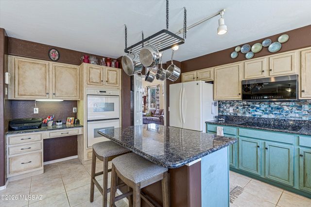 7049 W Deserama Drive, Tucson, AZ 85743