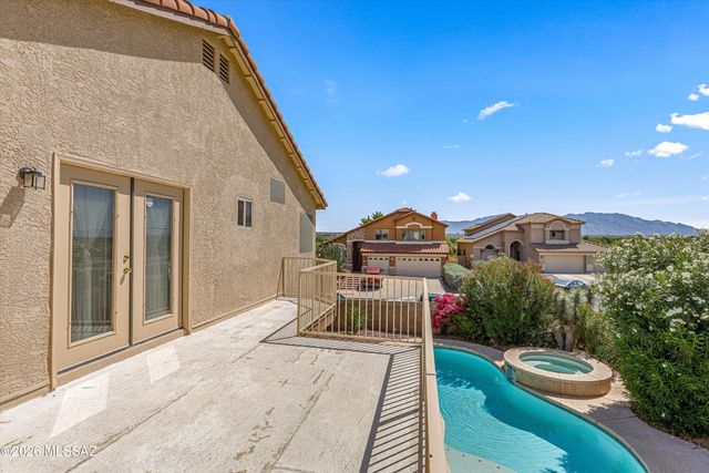 7049 W Deserama Drive, Tucson, AZ 85743