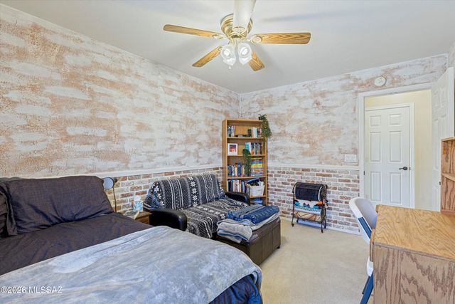 7049 W Deserama Drive, Tucson, AZ 85743