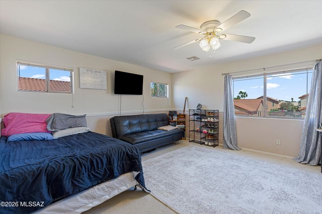 7049 W Deserama Drive, Tucson, AZ 85743