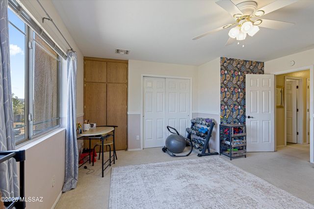 7049 W Deserama Drive, Tucson, AZ 85743