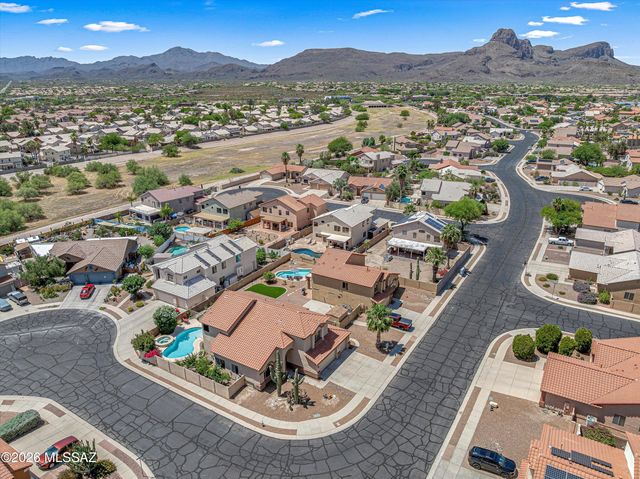 7049 W Deserama Drive, Tucson, AZ 85743