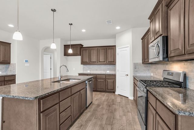 1140 Donnington Trail, Saginaw, TX 76131