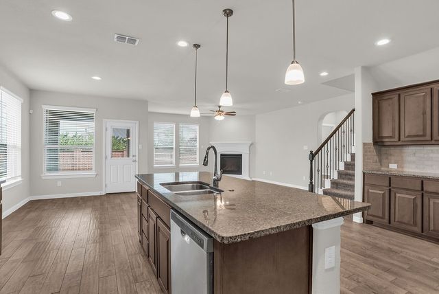 1140 Donnington Trail, Saginaw, TX 76131