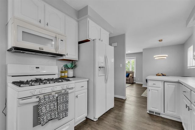 32826 Benson Drive, Westland, MI 48185