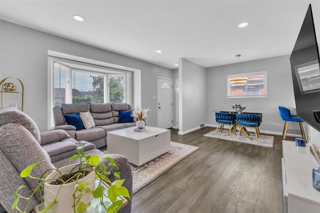 32826 Benson Drive, Westland, MI 48185