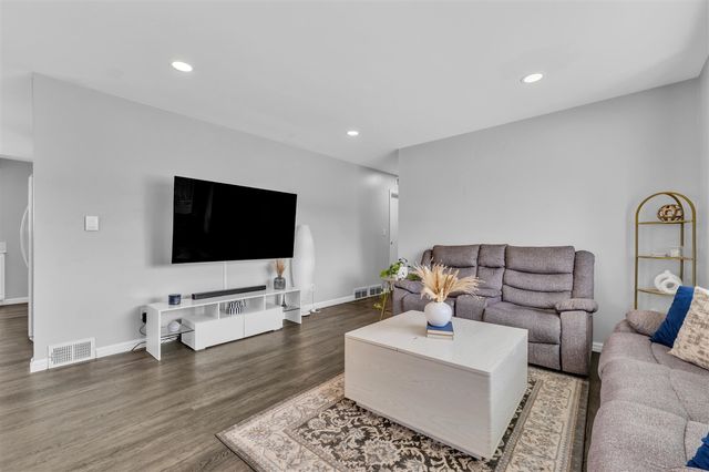32826 Benson Drive, Westland, MI 48185