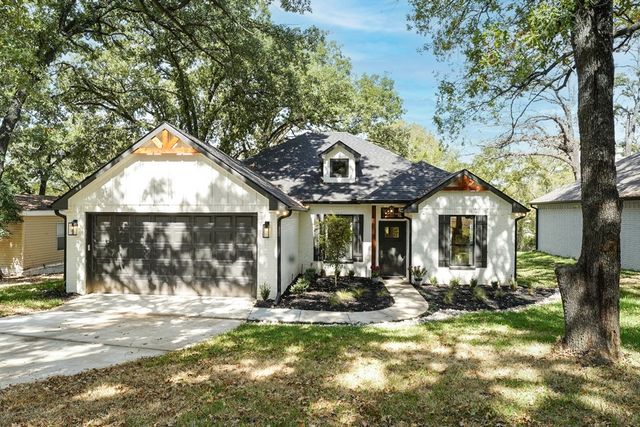 219 Ben Lacy Drive, Gun Barrel City, TX 75156