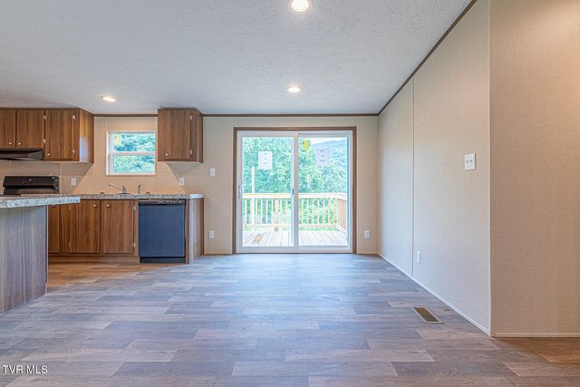 128 Elbow City Road, Rogersville, TN 37857
