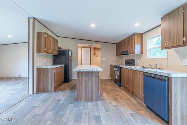 128 Elbow City Road, Rogersville, TN 37857
