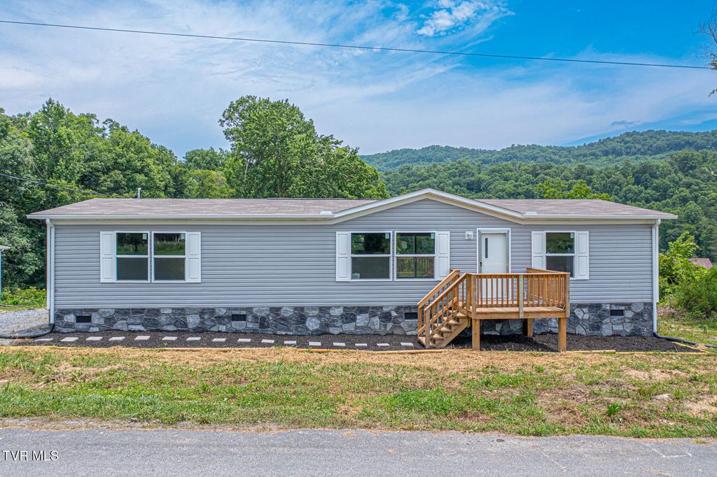 128 Elbow City Road, Rogersville, TN 37857