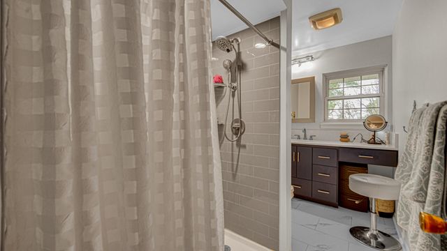 738 E 11th Street, Hobart, IN 46342