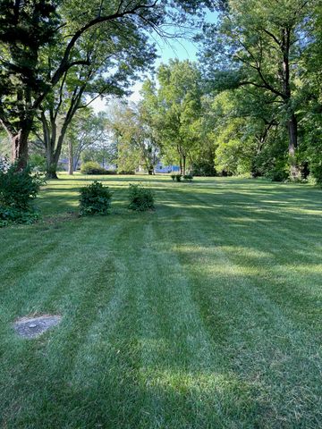 738 E 11th Street, Hobart, IN 46342