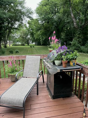 738 E 11th Street, Hobart, IN 46342