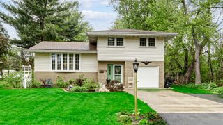 738 E 11th Street, Hobart, IN 46342