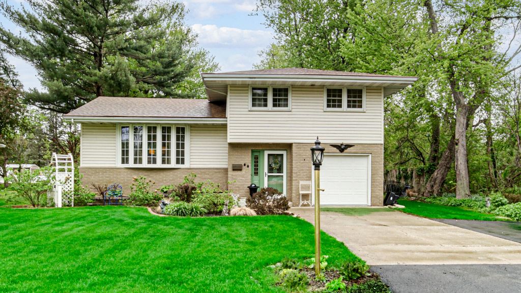 738 E 11th Street, Hobart, IN 46342