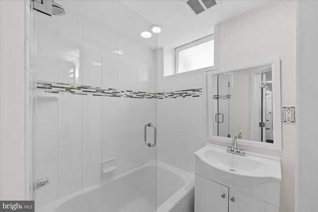 4414 DAVENPORT ST NW, Washington, DC 20016