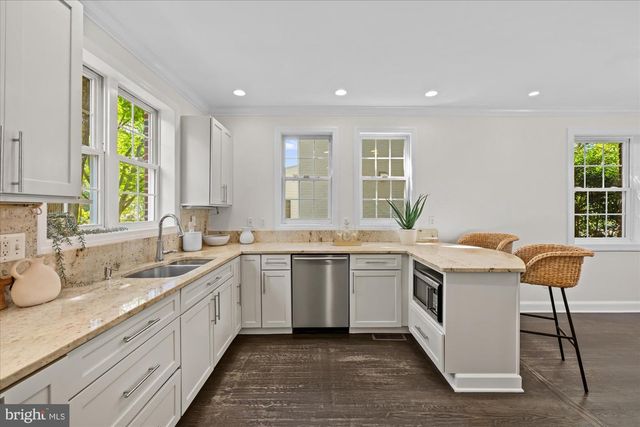 4414 DAVENPORT ST NW, Washington, DC 20016