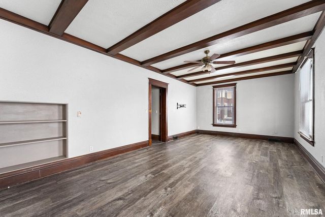 2036 N MAIN Street, Davenport, IA 52803