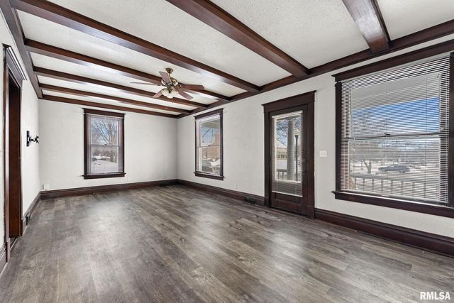 2036 N MAIN Street, Davenport, IA 52803