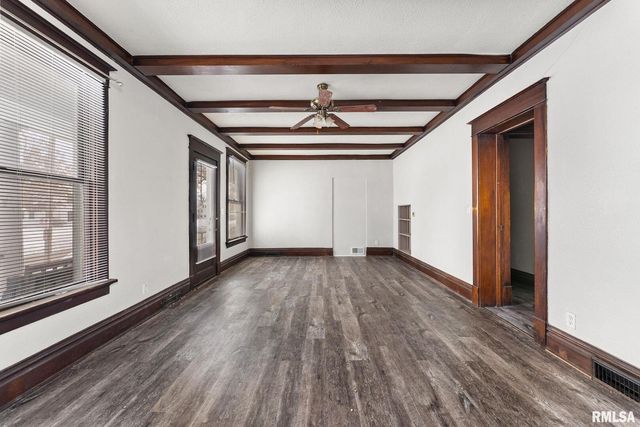 2036 N MAIN Street, Davenport, IA 52803