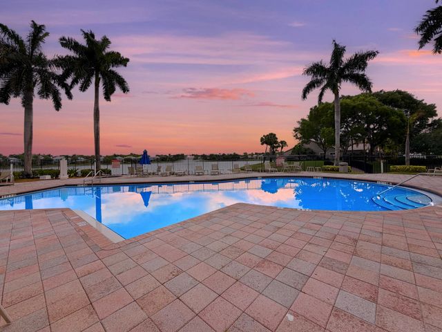10725 PELICAN Drive, Wellington, FL 33414