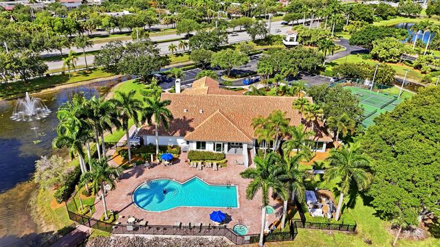 10725 PELICAN Drive, Wellington, FL 33414