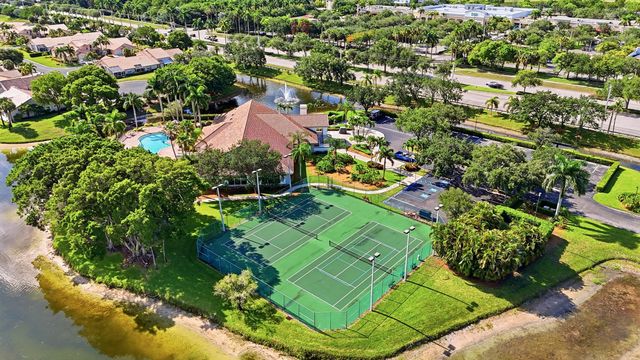 10725 PELICAN Drive, Wellington, FL 33414