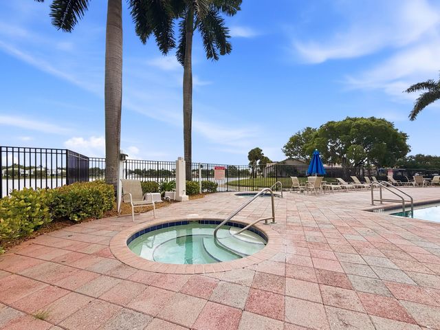 10725 PELICAN Drive, Wellington, FL 33414