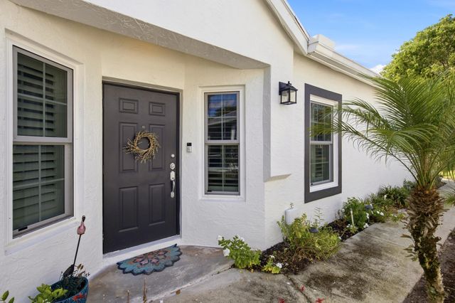 10725 PELICAN Drive, Wellington, FL 33414