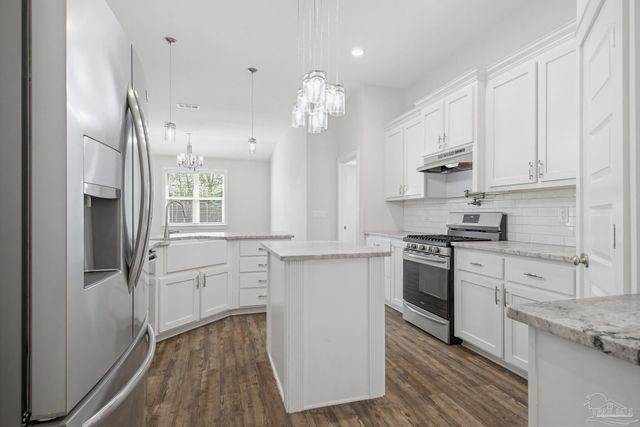 3300 Eagle St, Cantonment, FL 32533