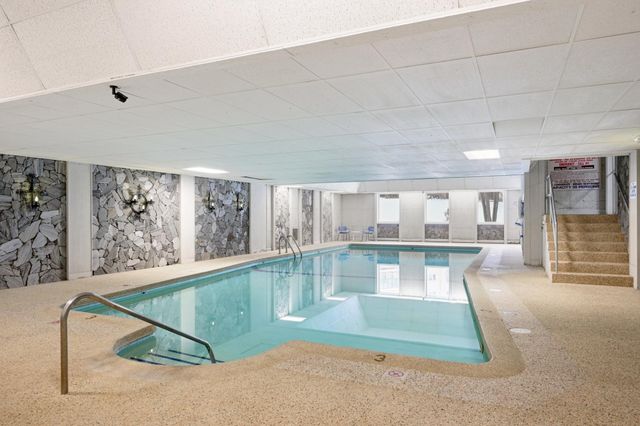 4350 Brookside Court 115, Edina, MN 55436