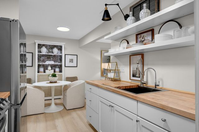 4350 Brookside Court 115, Edina, MN 55436
