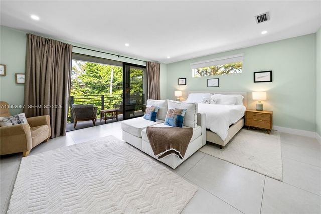 325 SW 16th St A, Fort Lauderdale, FL 33315