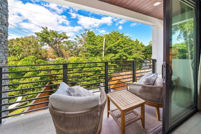 325 SW 16th St A, Fort Lauderdale, FL 33315