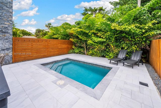 325 SW 16th St A, Fort Lauderdale, FL 33315