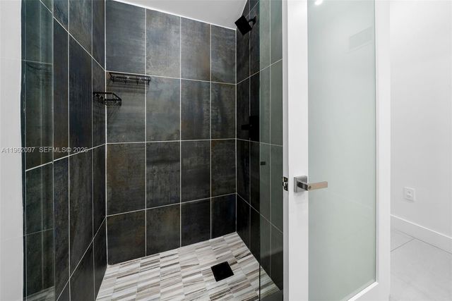 325 SW 16th St A, Fort Lauderdale, FL 33315