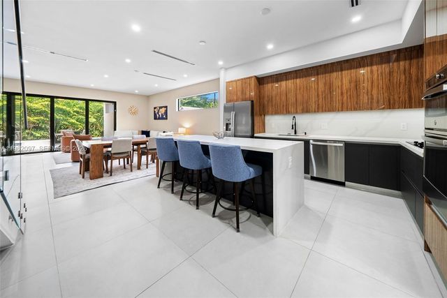 325 SW 16th St A, Fort Lauderdale, FL 33315