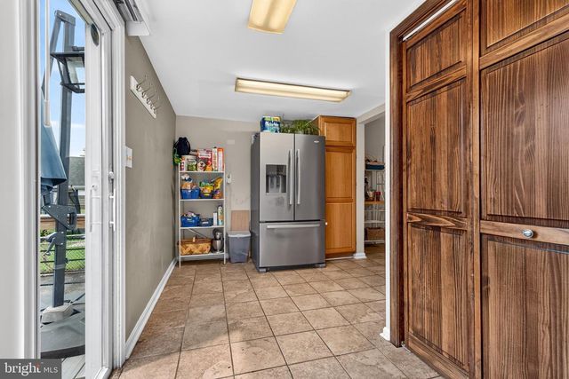 919 MARTIN RD, Baltimore, MD 21221