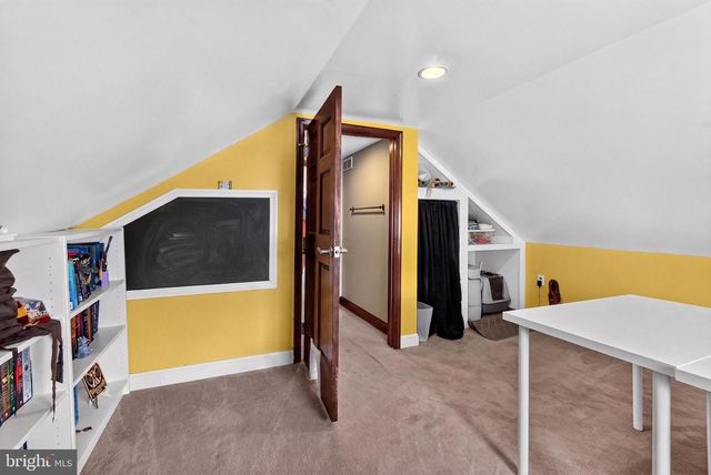 919 MARTIN RD, Baltimore, MD 21221